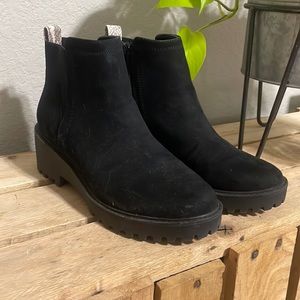 Universal Thread Chunky Booties